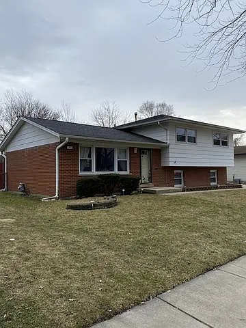 443 N Pleasant Dr photo 1