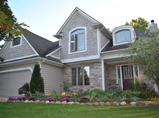 393 Hunters Trl, Ann Arbor, MI 48103