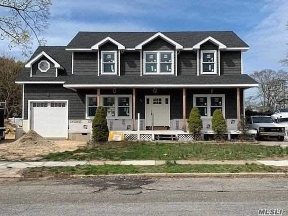 5th image of 122 Ampel Ave