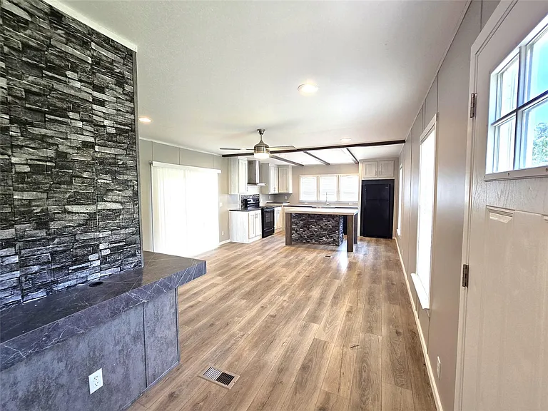 215 Buffalo Way — Photo 12
