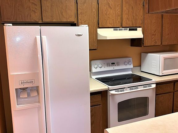 3rd image of 8080 E Speedway Blvd