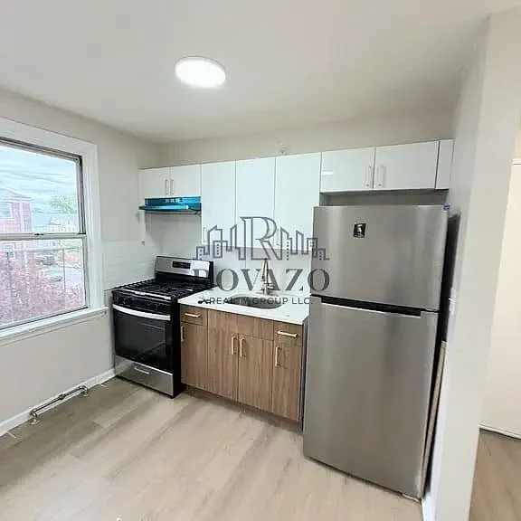 44 Irving St #6 — Photo 3