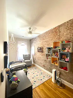 Rented by Bold New York | media 37