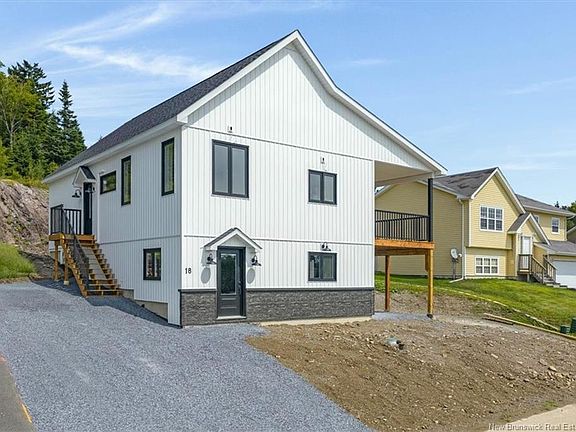 4th image of 18 Reba Rd