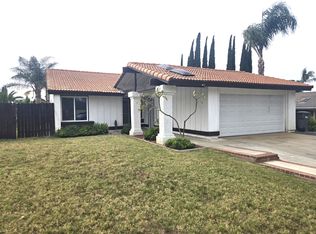 1454 Emerald St, Corona, CA 92882