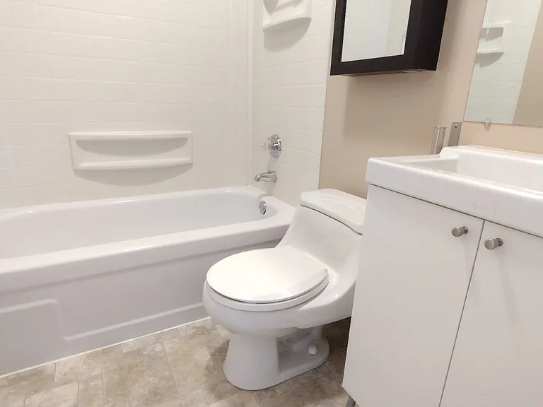 200 SW Florence Ave #D14 — Photo 9