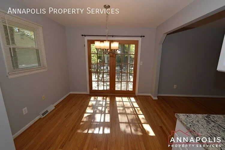 556 arundel drive — Photo 4