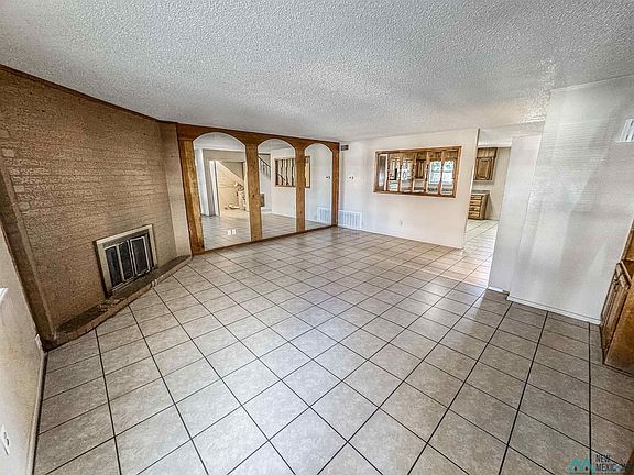 5th image of 419 W Kiowa Ave
