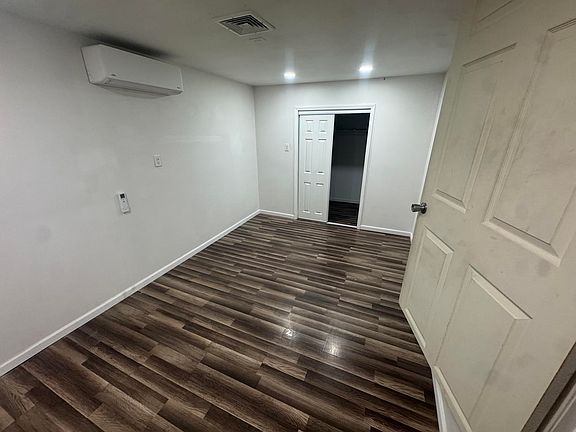 4th image of 22 Pasadena Dr
