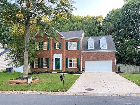 3rd image of 126 Meadow Pond Ln