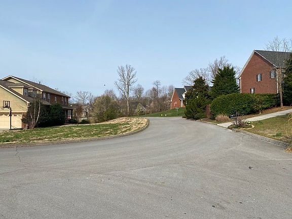 3rd image of 2006 Shady Hollow Ln