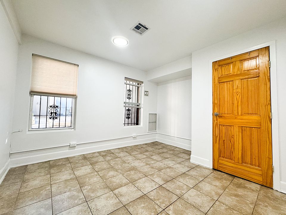 1st image of 3612 36th Ave #1