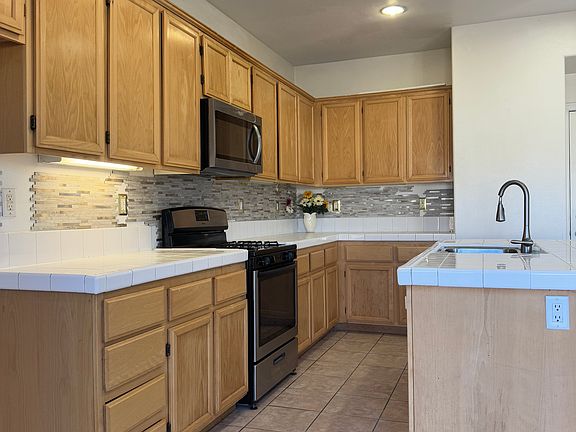 4th image of 1139 Brianna Ave