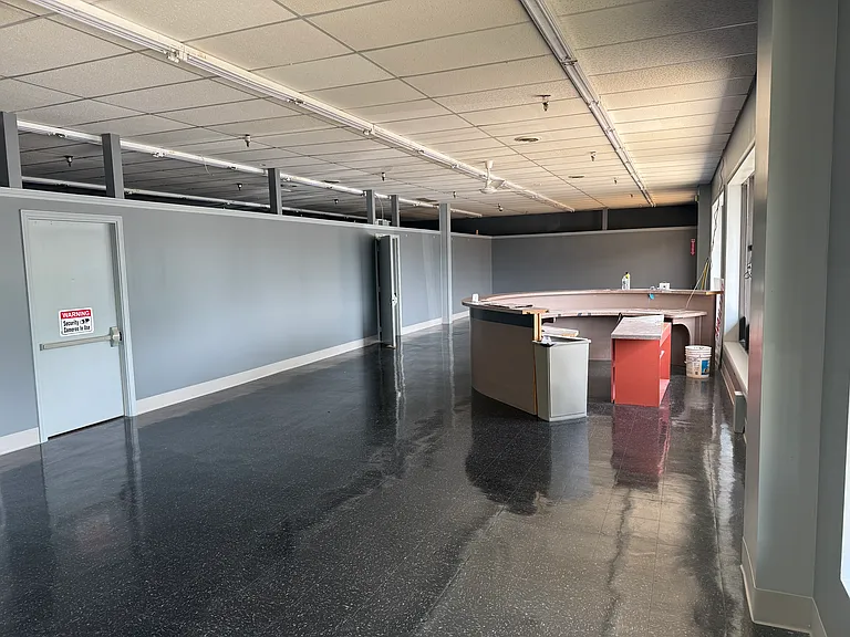 706 W Baltimore St — Photo 8