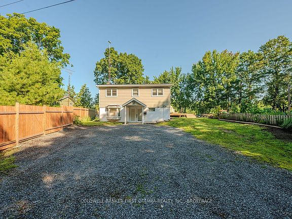 3rd image of 1127 Perry Ln