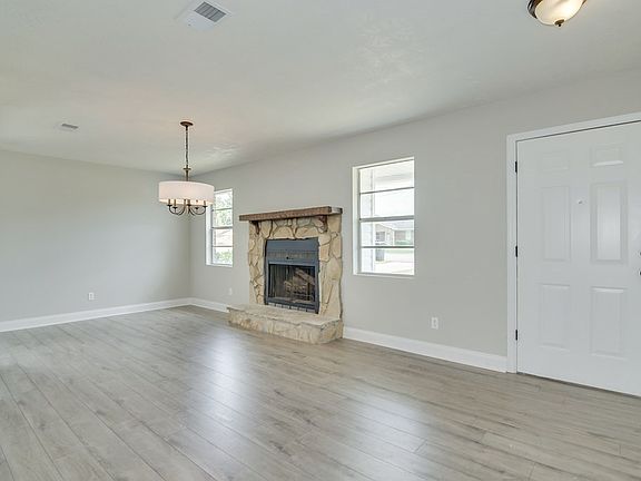 2nd image of 3914 Fairington Dr