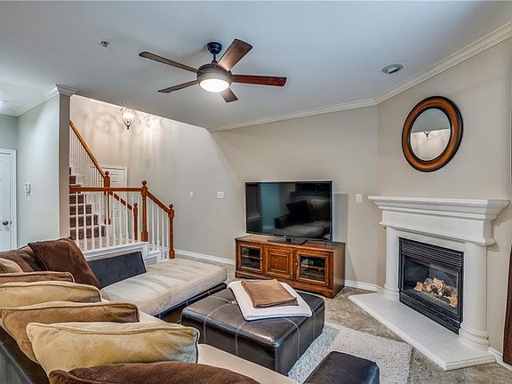 3rd image of 201 Gershwin Way