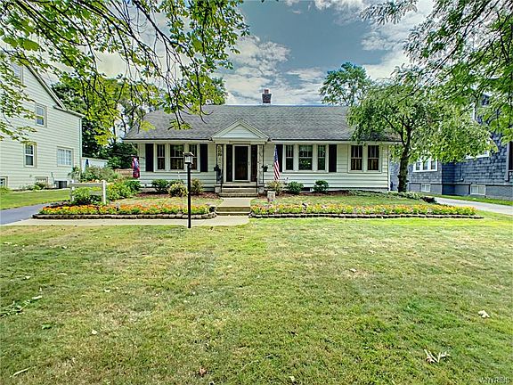 2nd image of 50 Monroe Dr