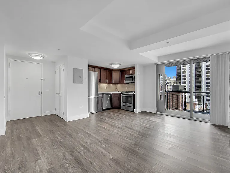 354 E 91st St #1401 — Photo 3