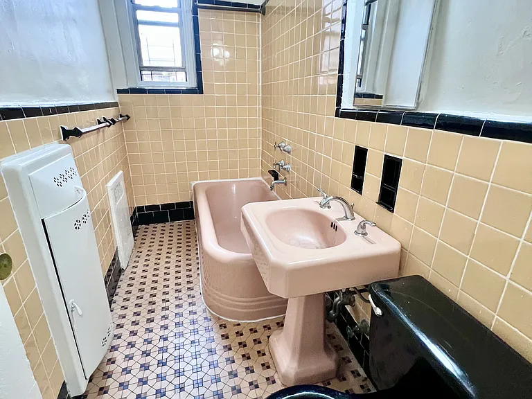14125 Northern Blvd #14A — Photo 16