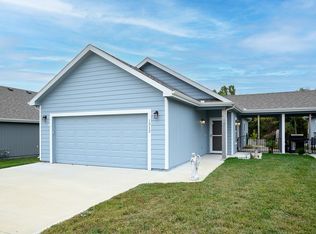 1312 E Joles Dr, Tonganoxie, KS 66086