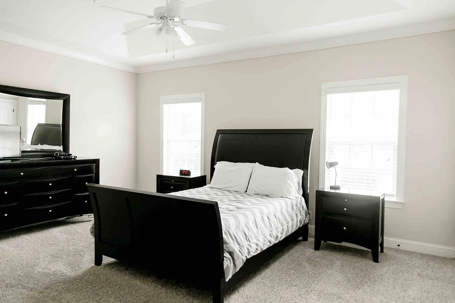 3 bed, 2.0 bath, $4,014 — Photo 2