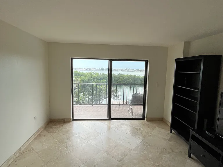 7050 Sunset Dr S #309 — Photo 3