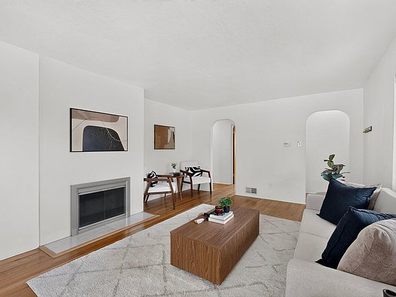 4th image of 1208 Morningside Dr NE