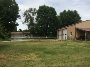 4045 N Center Point Rd, Center Point, IA 52213