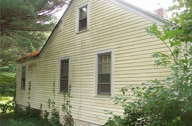 2nd image of 155 Willimantic Rd