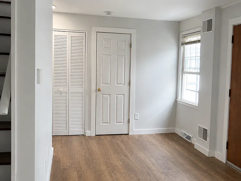 1902 Delaware Ave #B — Photo 1