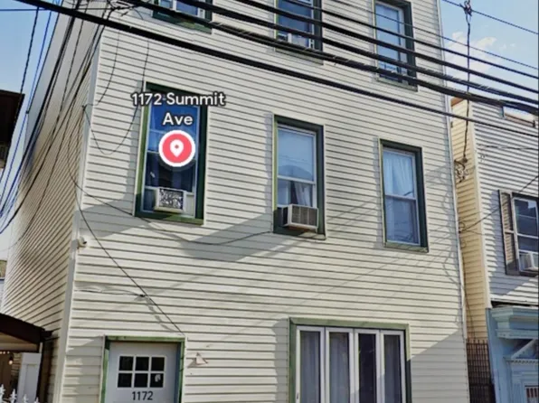 1172 Summit Avenue image 1 of 28