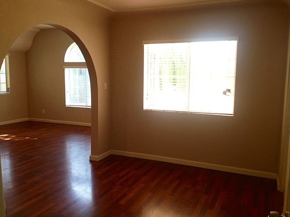3rd image of 4315 Walnut Grove Ave