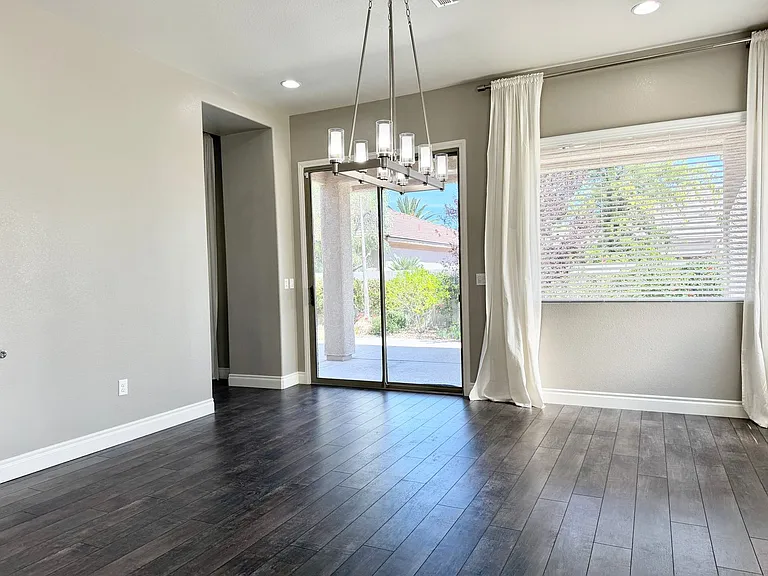 2752 Glen Port St — Photo 9
