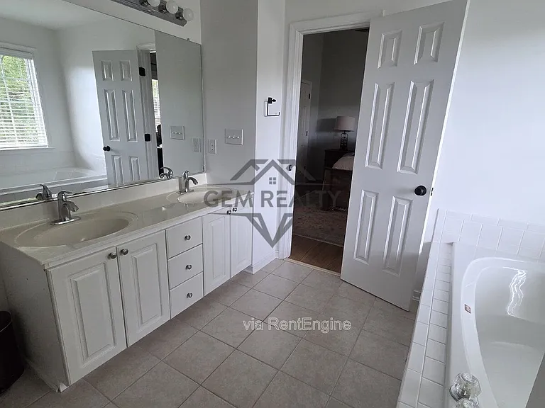 54 Dawson Dr — Photo 9
