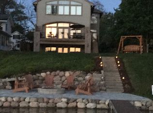 1561 Eason Rd, Waterford, MI 48328