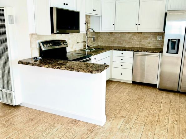 421 Narcissus Ave #B