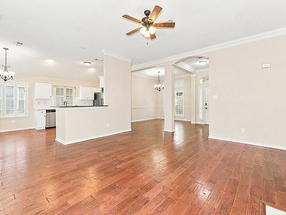 4th image of 1933 Perry Dr