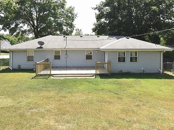 5th image of 530 Pleasant Ave