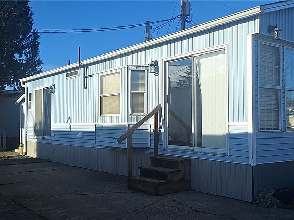 2nd image of 2400 DONOVAN Avenue #16