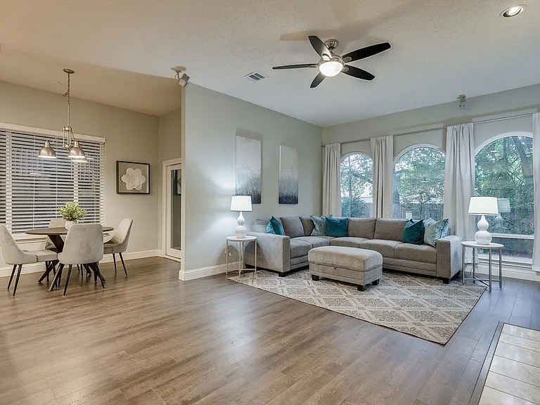 1717 Parkwood Dr — Photo 20