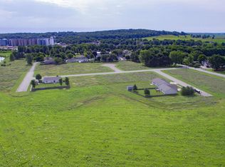 11-12 Chicory Dr, Elkhart, IL 62634