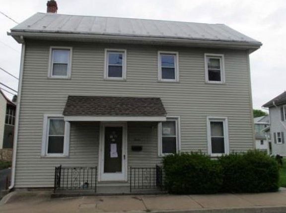 4th image of 30 S White Oak St