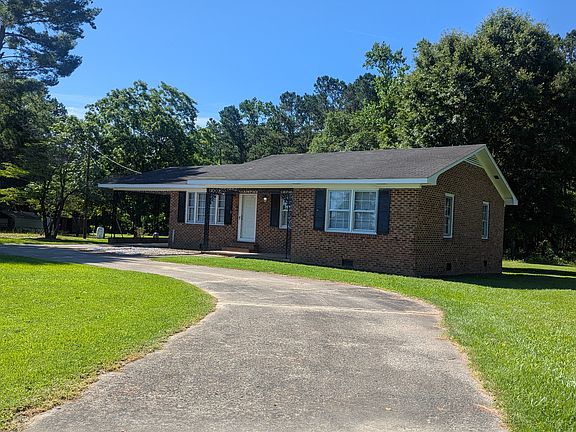 House exterior with circle drive
