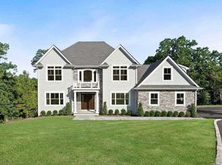 5 Krisdan Ct, Northport, NY 11768