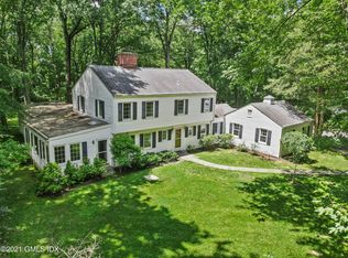 16 Huckleberry Ln, Greenwich, CT 06831
