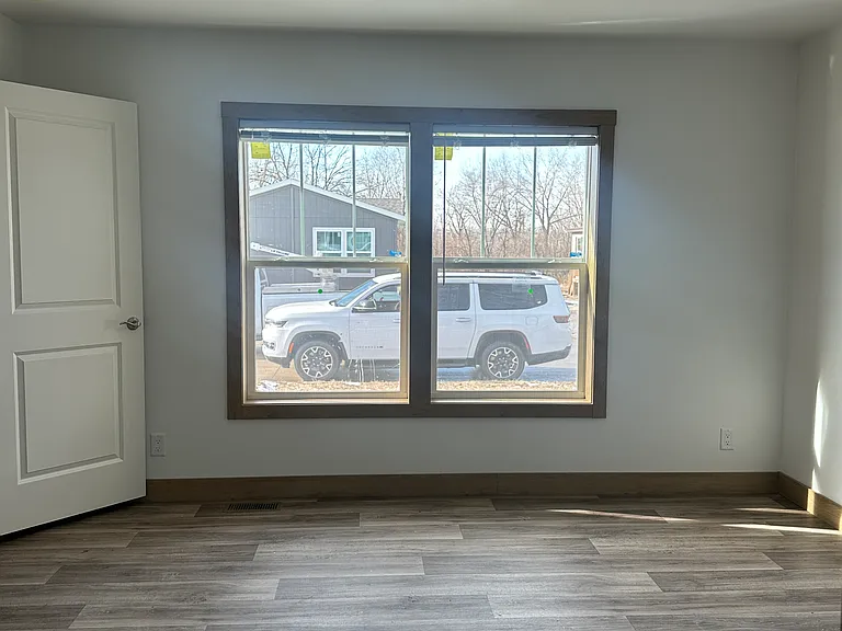 203 E 37th Pl — Photo 11