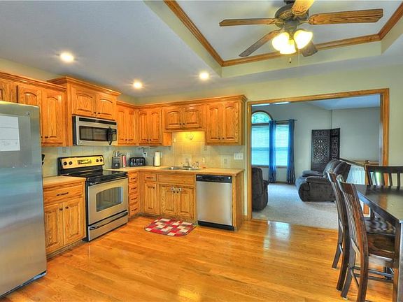 3rd image of 1701 NW Pond Ave