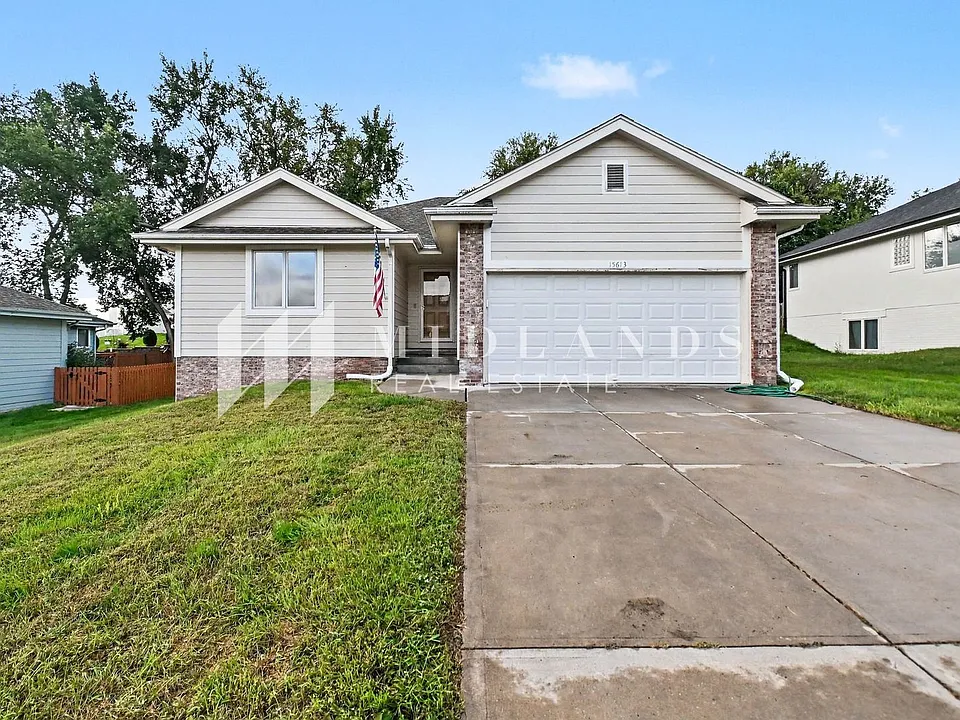 15613 Timberlane Dr
