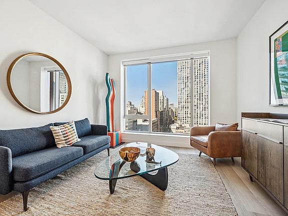 4th image of 17 Hanover Pl #25H